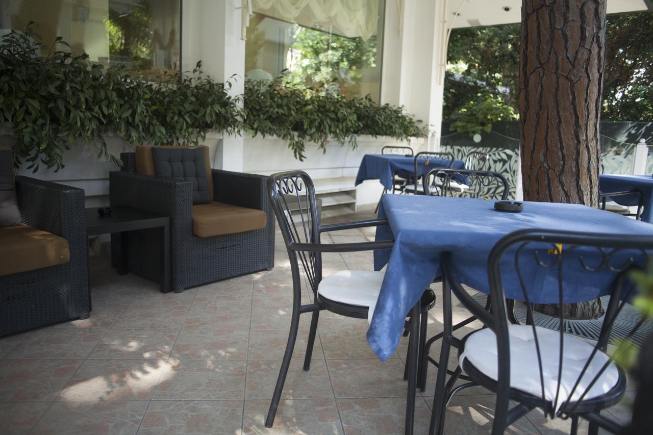 Cannes Hotel 3*